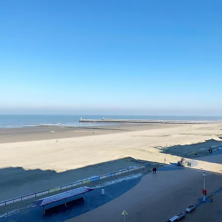 In Near The Beach, Cleaning Included Lägenhet *